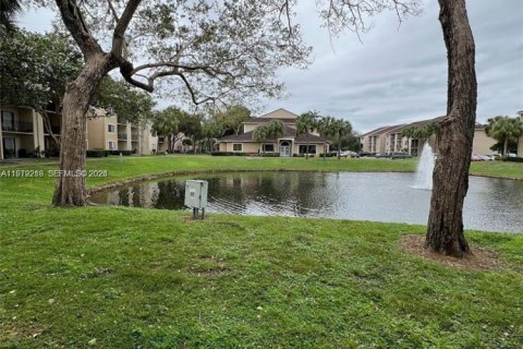 Condo in Coral Springs, Florida, 2 bedrooms  № 2046166 - photo 12