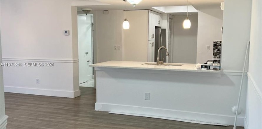 Condo in Coral Springs, Florida, 2 bedrooms  № 2046166