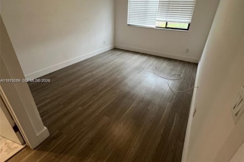 Condo in Coral Springs, Florida, 2 bedrooms  № 2046166 - photo 5