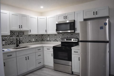 Appartement à Pompano Beach, Floride 2 chambres, 72.09 m2 № 2042586