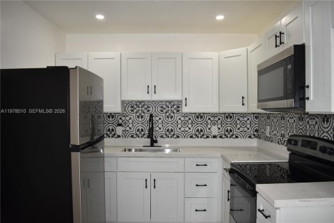 Apartment in Pompano Beach, Florida 2 bedrooms, 72.09 sq.m. № 2042586 - photo 6