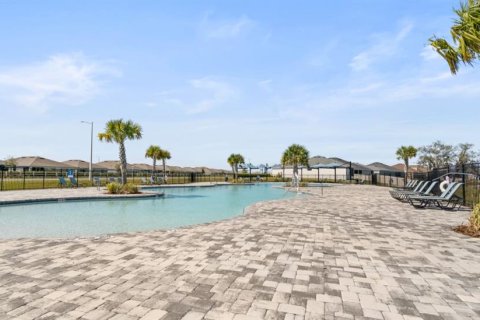 House in Winter Haven, Florida 4 bedrooms, 217.39 sq.m. № 1744095 - photo 9