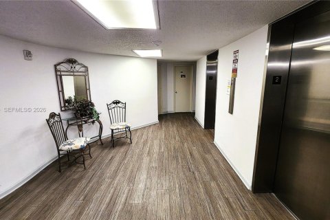 Купить кондоминиум в Халландейл-Бич, Флорида 2 спальни, 109.25м2, № 2022262 - фото 3