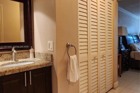 Купить кондоминиум в Халландейл-Бич, Флорида 2 спальни, 109.25м2, № 2022262 - фото 12