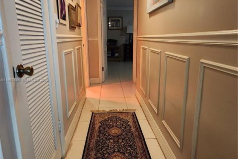 Купить кондоминиум в Халландейл-Бич, Флорида 2 спальни, 109.25м2, № 2022262 - фото 17