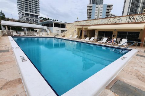 Купить кондоминиум в Халландейл-Бич, Флорида 2 спальни, 109.25м2, № 2022262 - фото 7