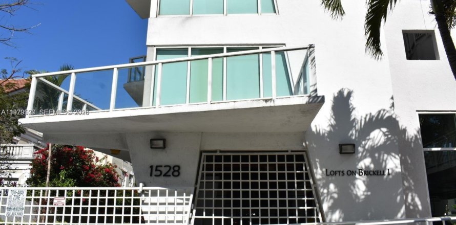 Apartment in Miami, Florida 1 bedroom, 69.68 sq.m. № 2046448