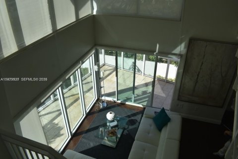 Apartment in Miami, Florida 1 bedroom, 69.68 sq.m. № 2046448 - photo 3