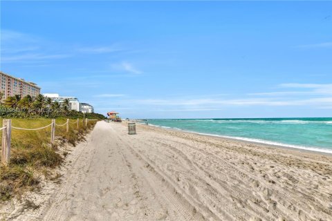 Copropriété à louer à Miami Beach, Floride: 1 chambre, 99.87 m2 № 2168734 - photo 17