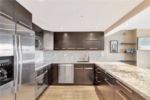 Copropriété à louer à Miami Beach, Floride: 1 chambre, 99.87 m2 № 2168734 - photo 6