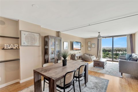 Copropriété à louer à Miami Beach, Floride: 1 chambre, 99.87 m2 № 2168734 - photo 2