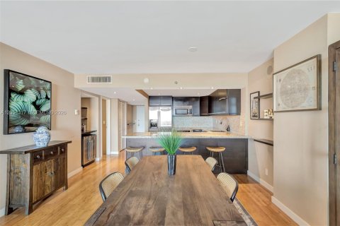 Copropriété à louer à Miami Beach, Floride: 1 chambre, 99.87 m2 № 2168734 - photo 5
