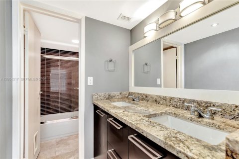 Copropriété à louer à Miami Beach, Floride: 1 chambre, 99.87 m2 № 2168734 - photo 14