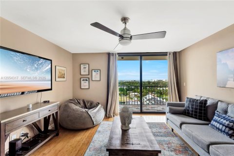 Copropriété à louer à Miami Beach, Floride: 1 chambre, 99.87 m2 № 2168734 - photo 3