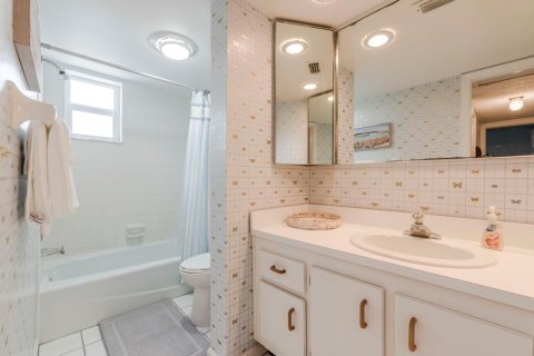 Condominio en alquiler en Palm Beach Shores, Florida, 2 dormitorios, 103.86 m2 № 909909 - foto 1