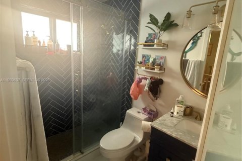 Casa en venta en Miami, Florida, 3 dormitorios, 222.41 m2 № 2020177 - foto 9