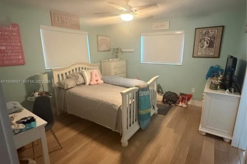 Casa en venta en Miami, Florida, 3 dormitorios, 222.41 m2 № 2020177 - foto 6