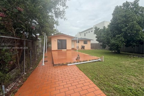Casa en venta en Miami, Florida, 3 dormitorios, 222.41 m2 № 2020177 - foto 10
