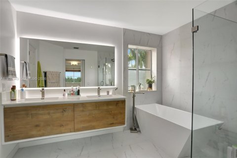 Купить виллу или дом в Уэстон, Флорида 5 спален, 248.23м2, № 2051906 - фото 6