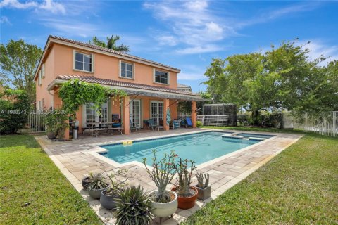 Купить виллу или дом в Уэстон, Флорида 5 спален, 248.23м2, № 2051906 - фото 4