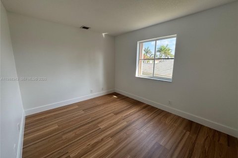 Купить виллу или дом в Уэстон, Флорида 5 спален, 248.23м2, № 2051906 - фото 9