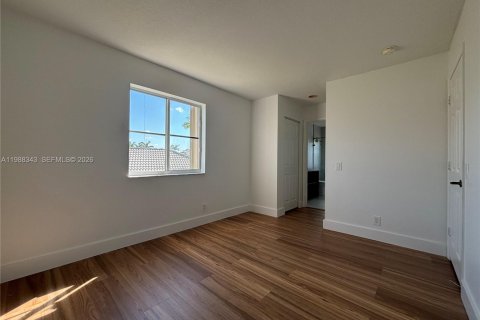 Купить виллу или дом в Уэстон, Флорида 5 спален, 248.23м2, № 2051906 - фото 10