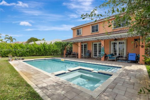 Купить виллу или дом в Уэстон, Флорида 5 спален, 248.23м2, № 2051906 - фото 26