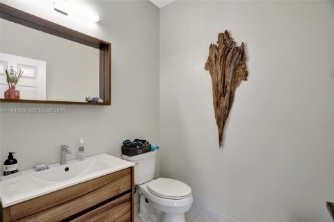 Купить виллу или дом в Уэстон, Флорида 5 спален, 248.23м2, № 2051906 - фото 17