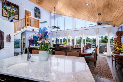 Купить виллу или дом в Марафон, Флорида 8 комнат, 299.52м2, № 1896719 - фото 12