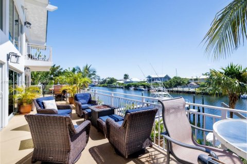 Купить виллу или дом в Марафон, Флорида 8 комнат, 299.52м2, № 1896719 - фото 18