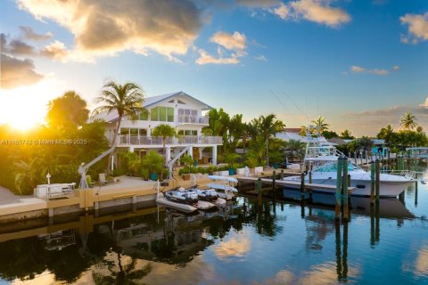 Купить виллу или дом в Марафон, Флорида 8 комнат, 299.52м2, № 1896719 - фото 4