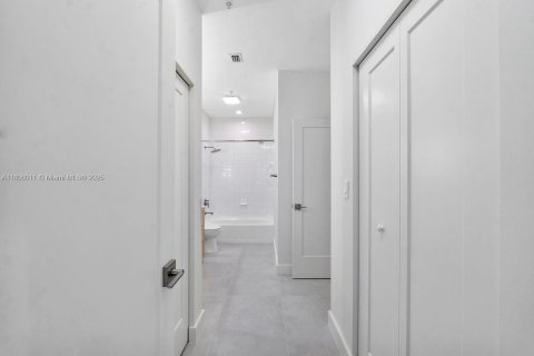 Copropriété à vendre à Miami, Floride: 1 chambre, 65.68 m2 № 1957597 - photo 16