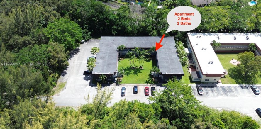 Condo in Pembroke Pines, Florida, 2 bedrooms  № 2067903