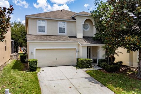 House in Kissimmee, Florida 6 bedrooms, 261.24 sq.m. № 2217409