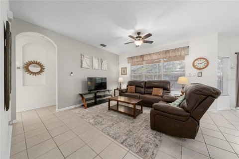 Villa ou maison à vendre à Kissimmee, Floride: 6 chambres, 261.24 m2 № 2217409 - photo 5