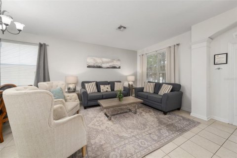 Villa ou maison à vendre à Kissimmee, Floride: 6 chambres, 261.24 m2 № 2217409 - photo 2
