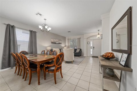 Villa ou maison à vendre à Kissimmee, Floride: 6 chambres, 261.24 m2 № 2217409 - photo 4