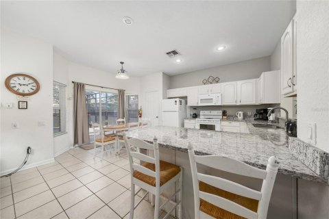 Villa ou maison à vendre à Kissimmee, Floride: 6 chambres, 261.24 m2 № 2217409 - photo 6