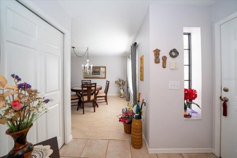 Townhouse in Tampa, Florida 2 bedrooms, 153.47 sq.m. № 1515385 - photo 3