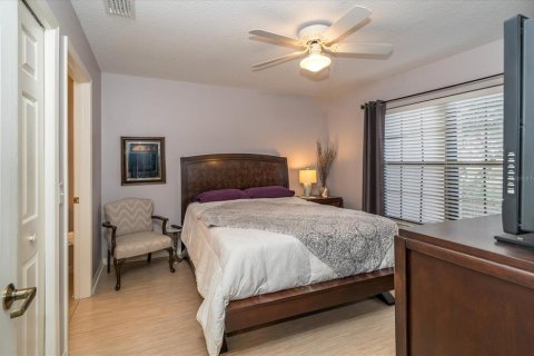 Townhouse in Tampa, Florida 2 bedrooms, 153.47 sq.m. № 1515385 - photo 20
