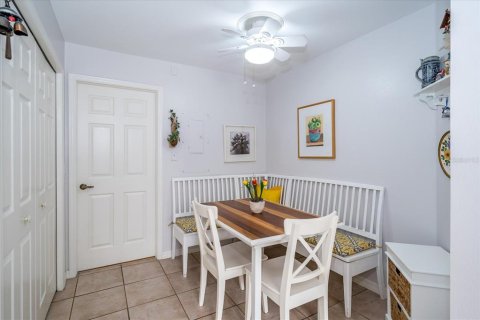 Townhouse in Tampa, Florida 2 bedrooms, 153.47 sq.m. № 1515385 - photo 15