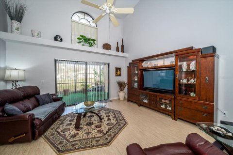 Townhouse in Tampa, Florida 2 bedrooms, 153.47 sq.m. № 1515385 - photo 5