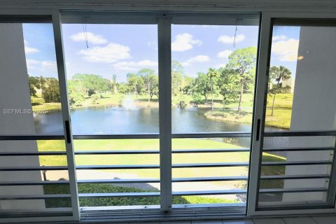 Condominio en venta en Greenacres, Florida, 2 dormitorios № 2072400 - foto 19