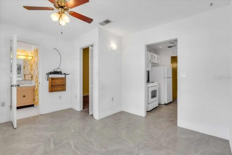Condo in Saint Petersburg, Florida, 1 bedroom  № 1843171 - photo 19