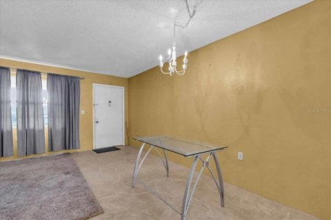 Condo in Saint Petersburg, Florida, 1 bedroom  № 1843171 - photo 9