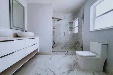 Casa en venta en Miami, Florida, 3 dormitorios, 115.66 m2 № 1766398 - foto 20
