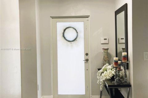Casa en venta en Miami, Florida, 3 dormitorios, 115.66 m2 № 1766398 - foto 5
