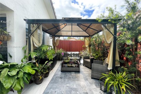 Casa en venta en Miami, Florida, 3 dormitorios, 115.66 m2 № 1766398 - foto 28