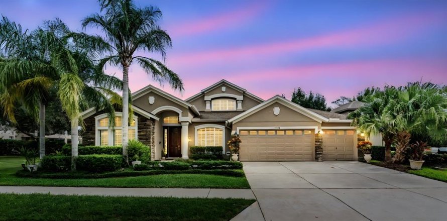 Casa en Odessa, Florida 5 dormitorios, 335.56 m2 № 1907860