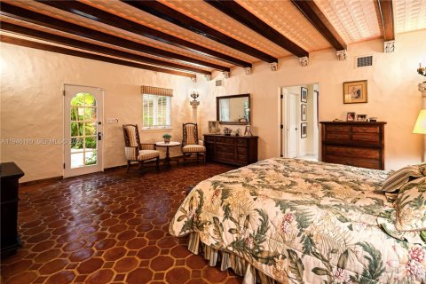 House in Coral Gables, Florida 7 bedrooms, 515.89 sq.m. № 2003034 - photo 13